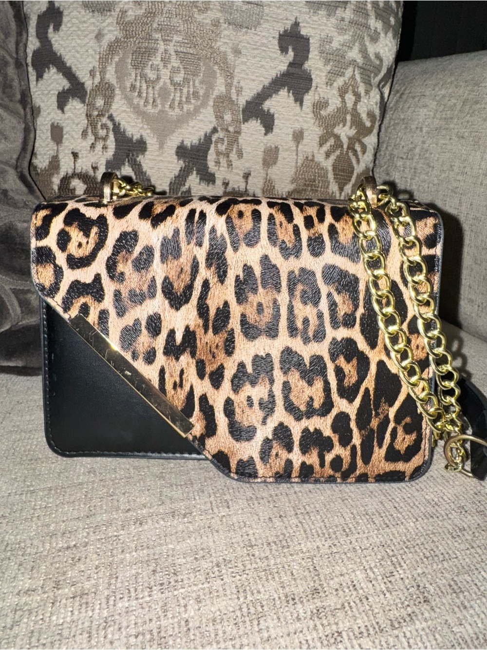 SHEIN Leopard Print Crossbody Bag with Gold Chain